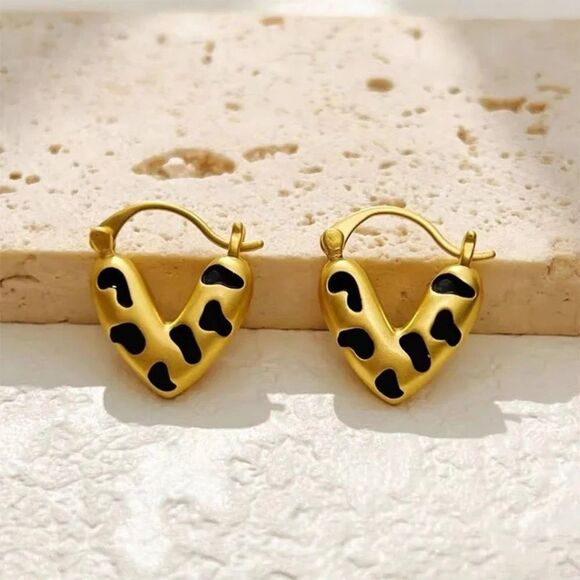 Gold and Black Heart Earrings M1253 - Picture 1 of 5